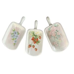Vintage 1976 Set Of 3 Cottagecore Floral Strawberries Handled Scoops